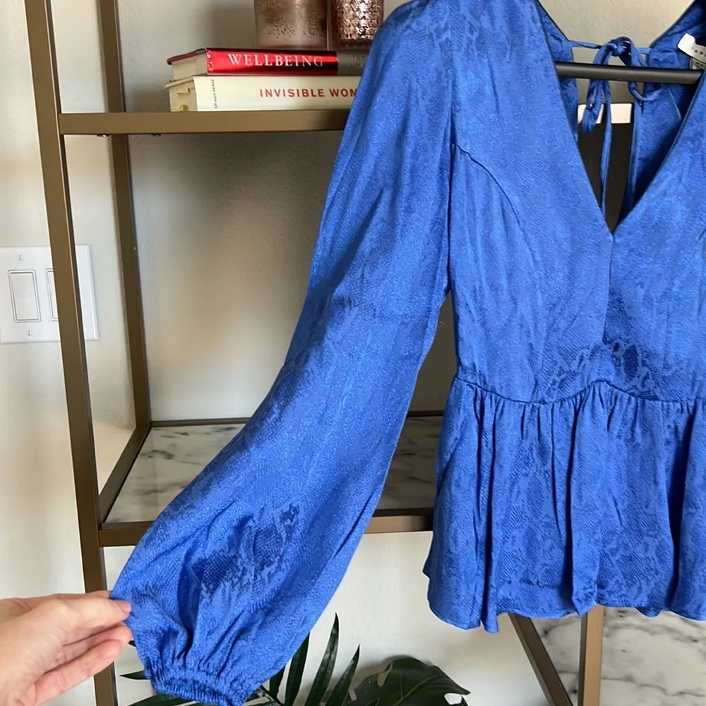 🌼TOPSHOP🌼 NWT Satin Jaquard Peplum Blouse, Size 6 (US 2/4)